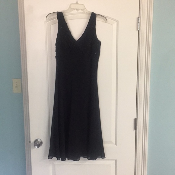 Dress - Picture 6 of 6
